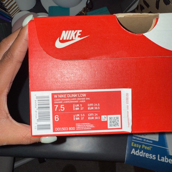 Laser Orange Dunks - Picture 5 of 6